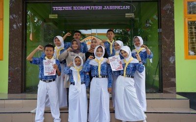 Setetes Darah, Sejuta Harapan : Aksi Donor Darah Warga SMKN 2 Demak Wujudkan Kepedulian Nyata